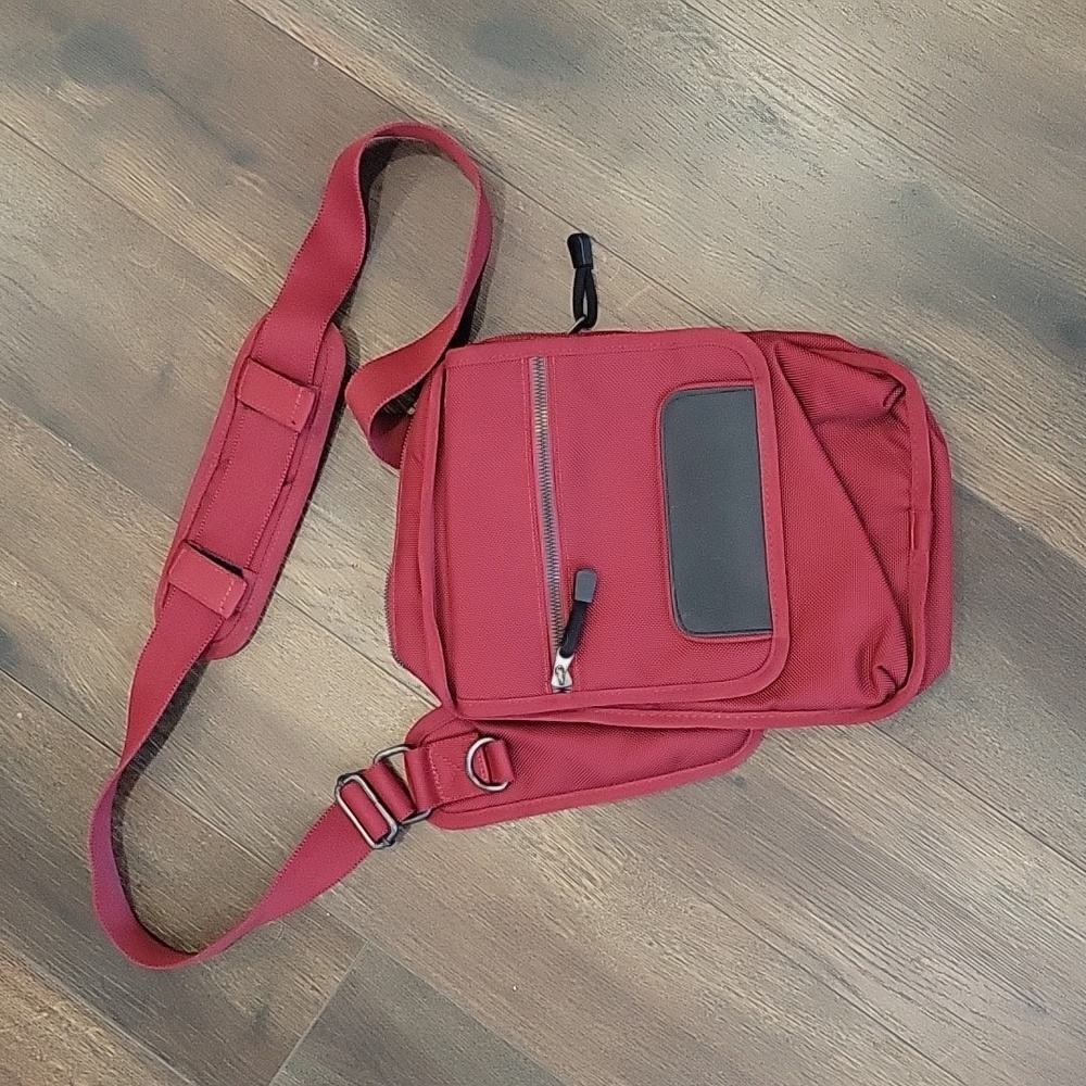 NWOT Banana Republic Red Crossbody Small Messenger Nylon Bag